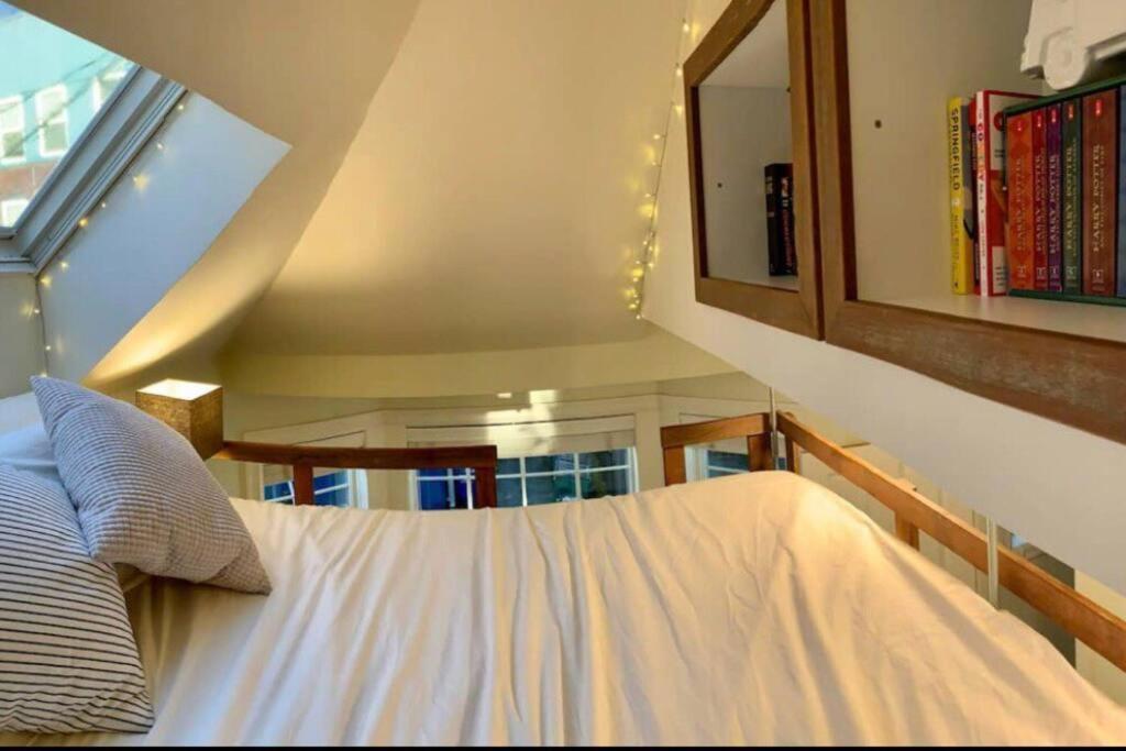 Adorable Cozy House With Parking And Loft! Seattle Exterior foto
